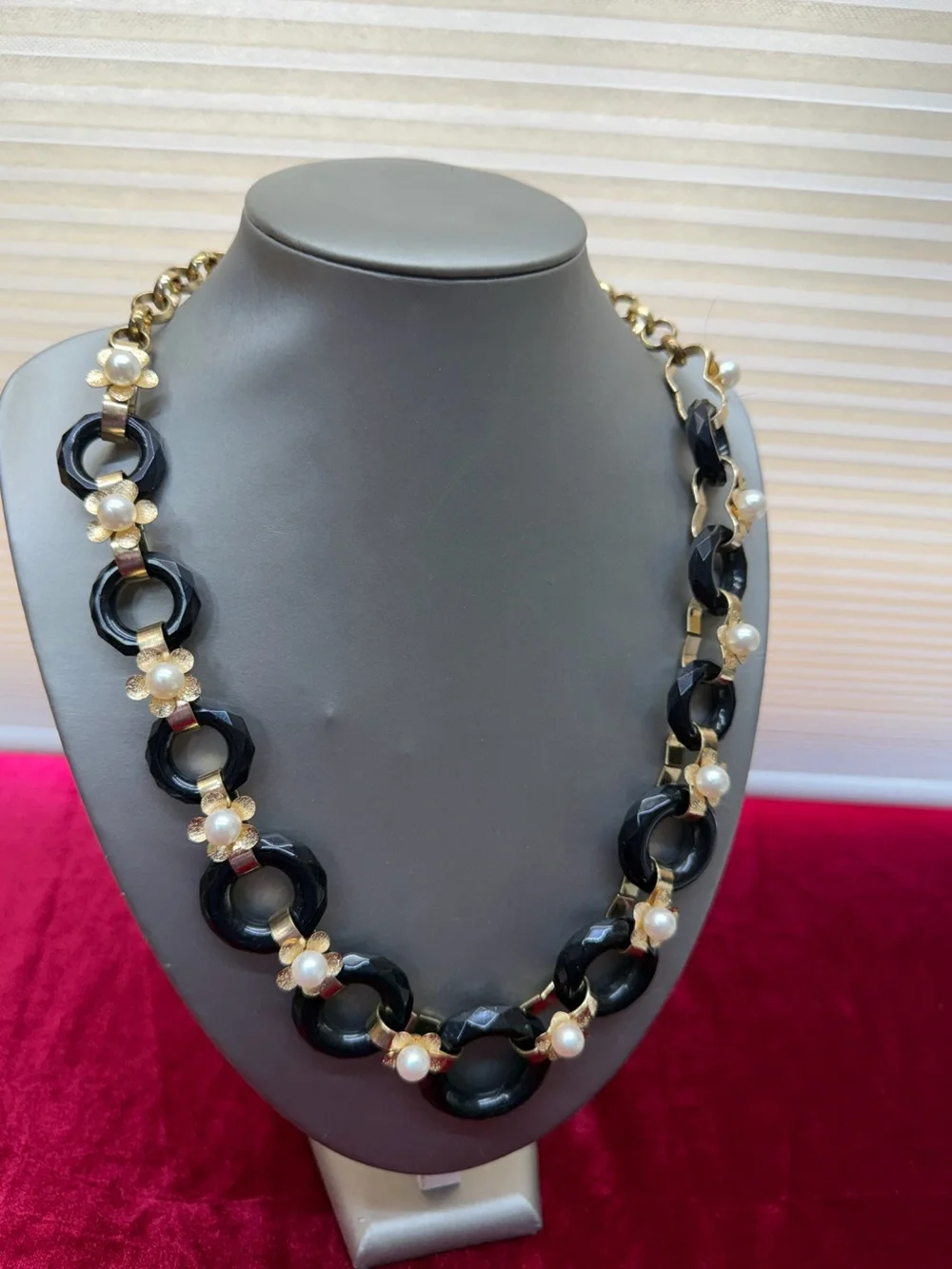 Vintage Black Ring Chain with Gold Flowers Necklace